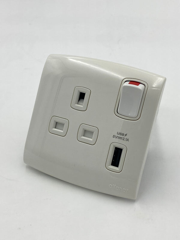 Alfanar 13A Switched Socket with  USB