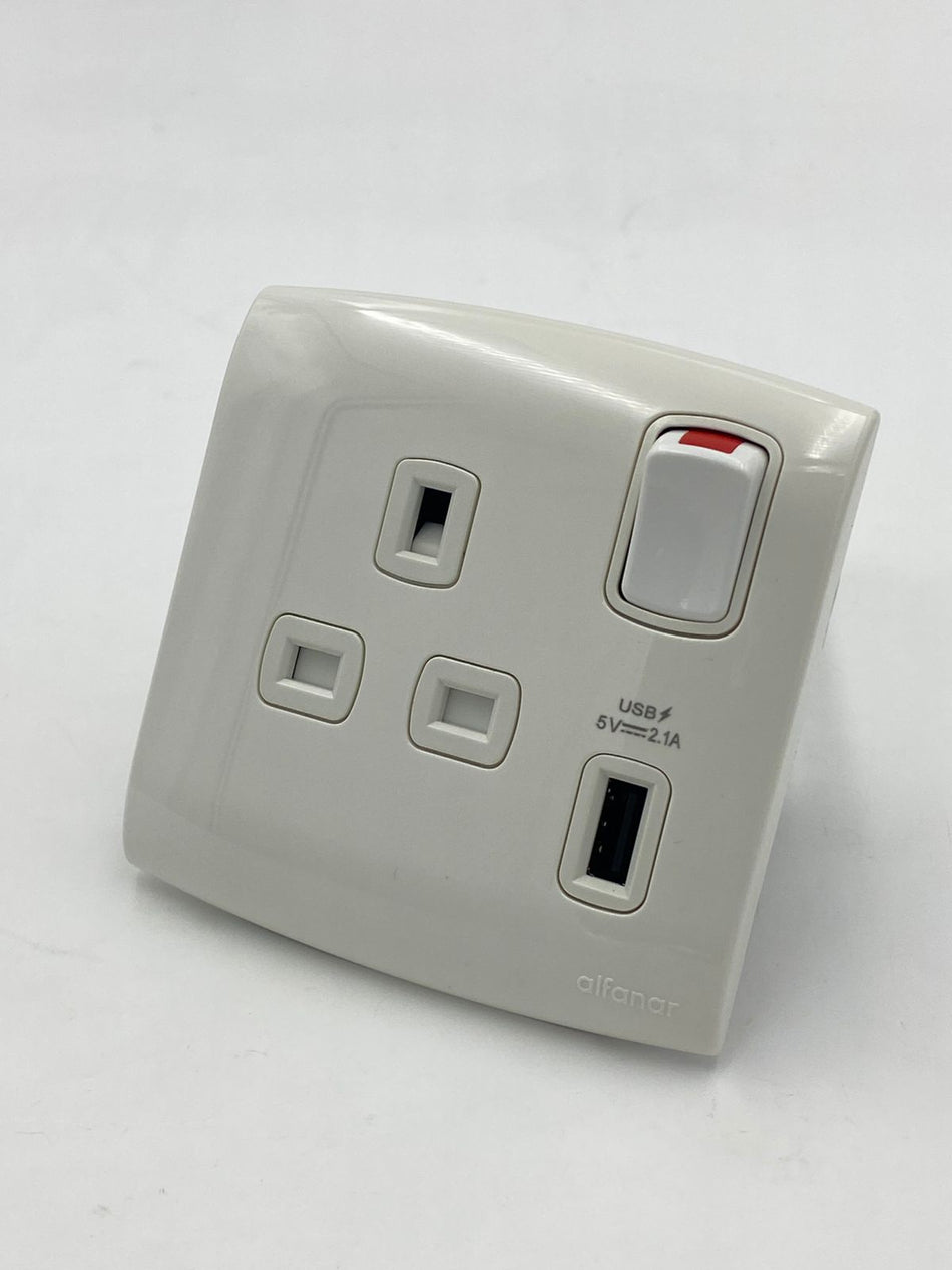 Alfanar 13A Switched Socket with  USB